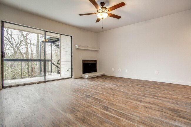 Foto del edificio - Creekside Condominumums Unit 33