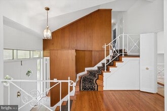 Building Photo - 9202 Wilmett Ct
