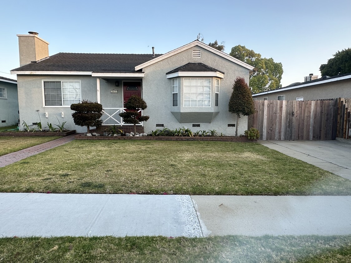 Primary Photo - 5024 Avenue B