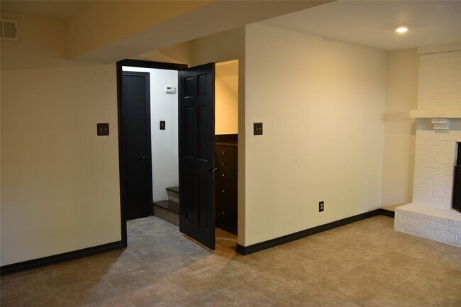 Building Photo - 7716 Champion Pines Dr