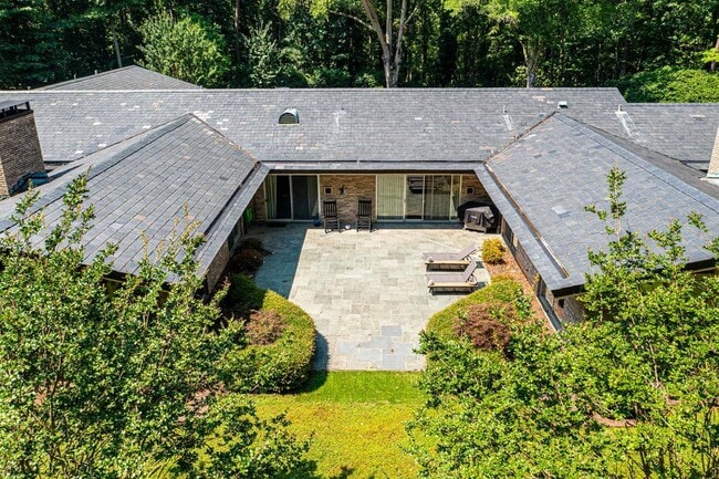 Building Photo - 153 Hillhaven Pl SE