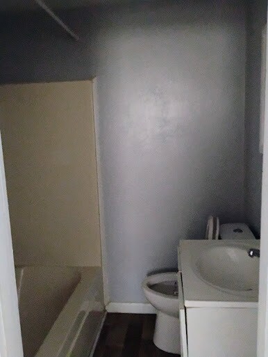 Foto del edificio - 411 E 1st St
