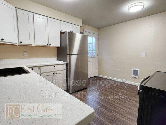 Foto del edificio - 142 NW Bailey Ave