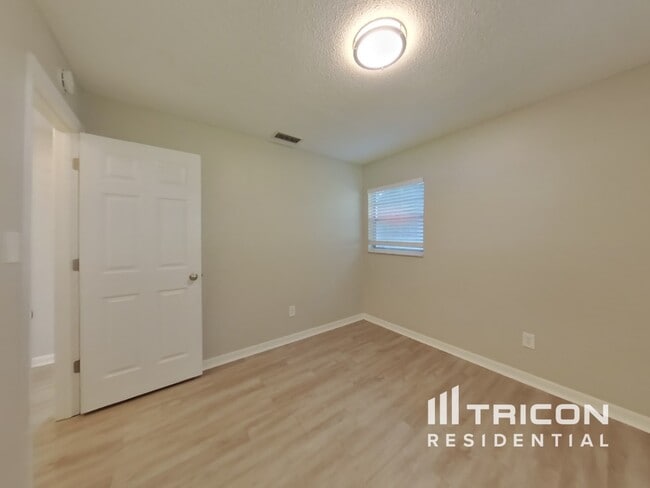 Foto del edificio - 1227 Hamilton Ave