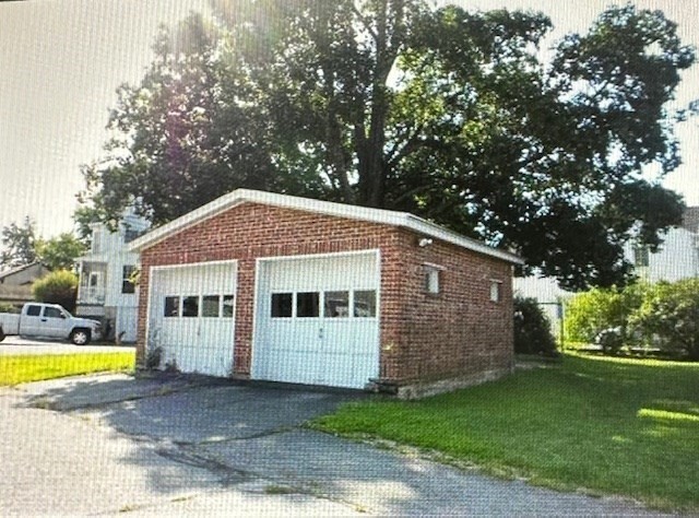 Building Photo - 144 Linwood St