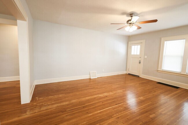 Foto del edificio - 1351 E Cherry St