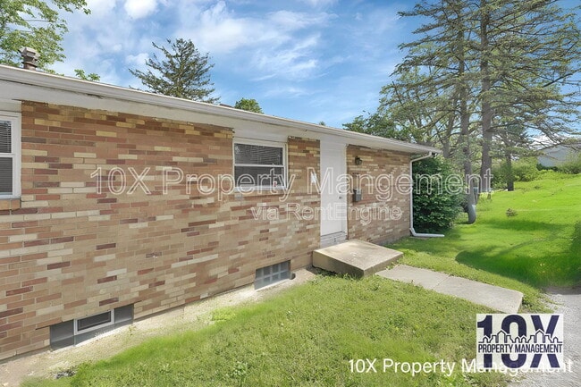 Building Photo - 1729 Elaine Rd