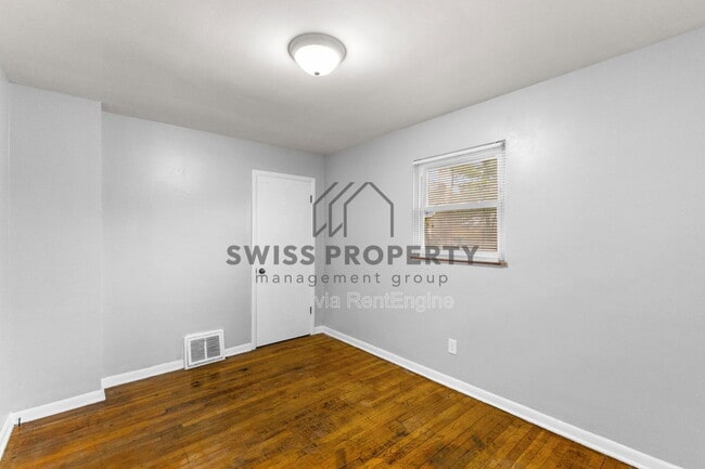 Foto del edificio - 386 S Napoleon Ave