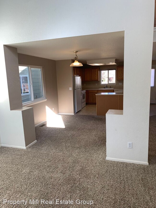 Building Photo - 4 br, 2.5 bath House - 7948 Tennis Ln