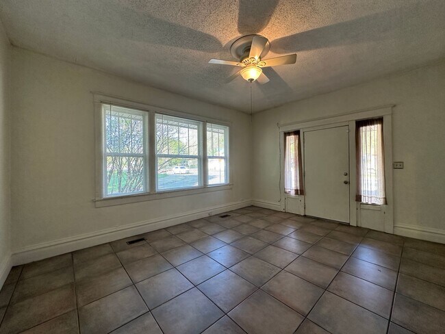 Foto del edificio - Charming 2 Bed, 1 Bath House in Fort Smith