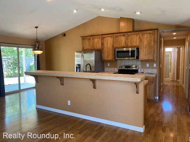 Foto del edificio - 2 br, 2 bath House - 530 Village Dr