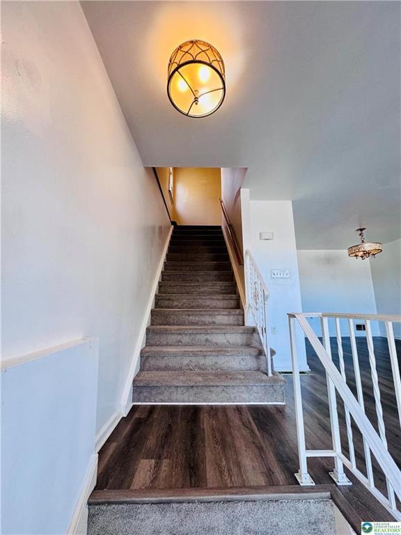 Building Photo - 235 Vista Dr