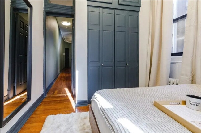 Building Photo - 104 W 83rd St