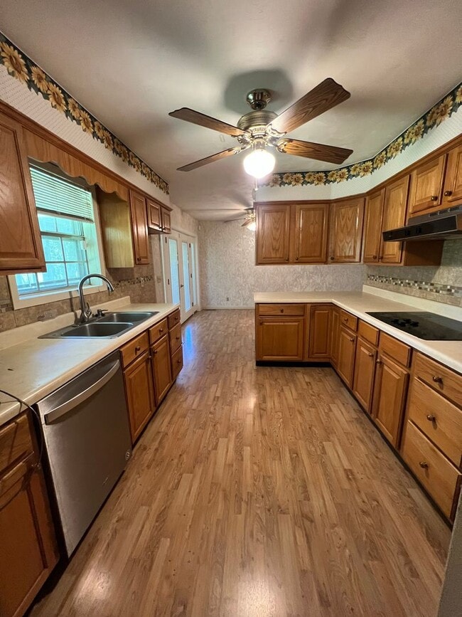 Foto del edificio - 504 W South