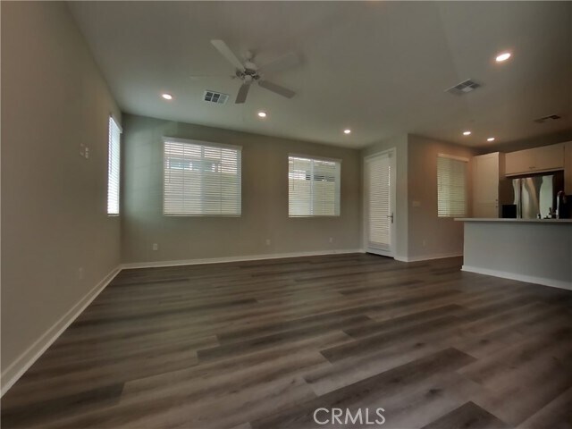 Building Photo - 31524 Hans Dr