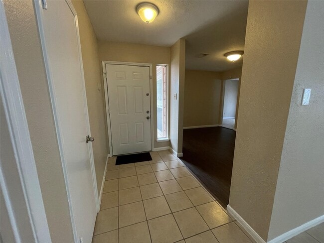 Building Photo - 1810 Mustang Springs Dr