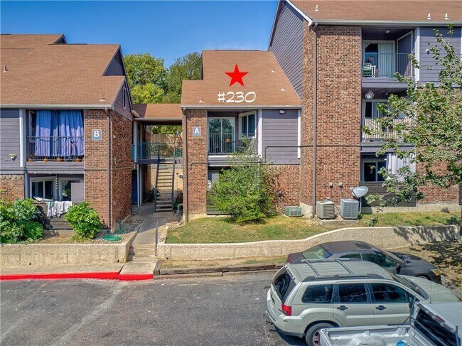 Building Photo - 1840 Burton Dr