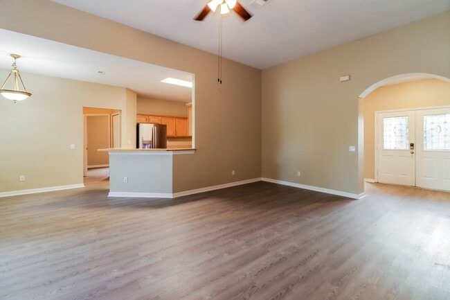 Building Photo - 17905 Sparrows Nest Dr