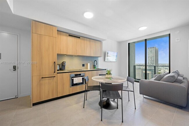 Foto del edificio - 121 NE 5th St