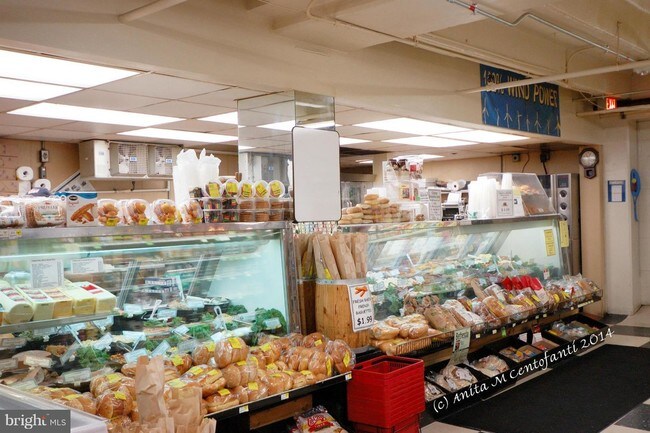 Building Photo - 10401 Grosvenor Pl