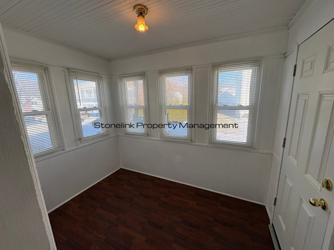 Foto del edificio - 192 Chandler Ave