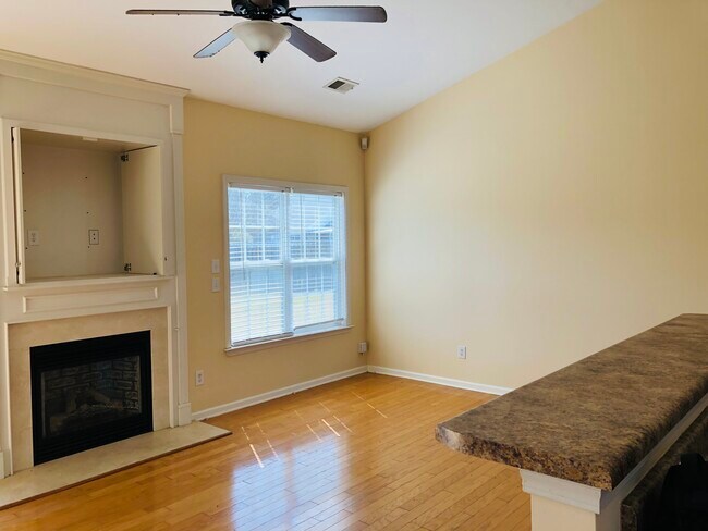 Building Photo - 1411 Parkland Way