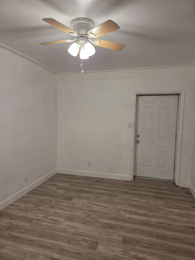 Foto del edificio - 224 Eureka Ave