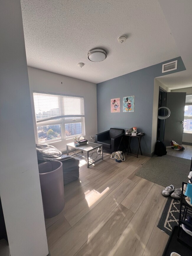 Building Photo - 258A-258A Sunview St