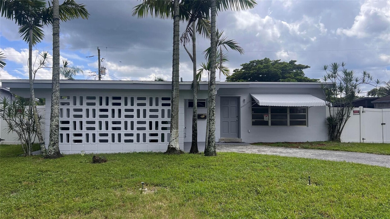 Foto principal - 6540 SW 4th St