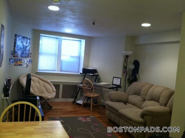 Foto del edificio - 45 Westland Ave