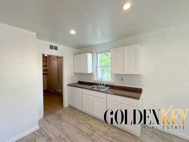 Foto del edificio - Beautiful 3 bed / 1 bath in Northwest Detr...