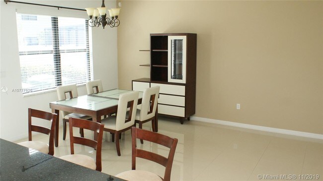 Foto del edificio - 736 NE 191st Terrace