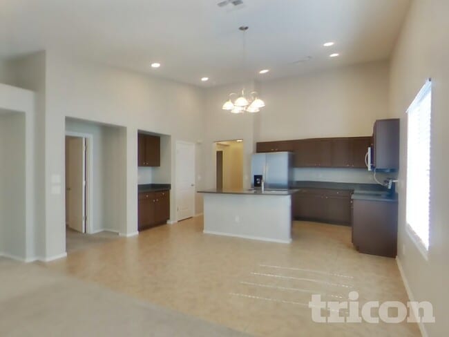 Building Photo - 1502 E Mayfield Dr