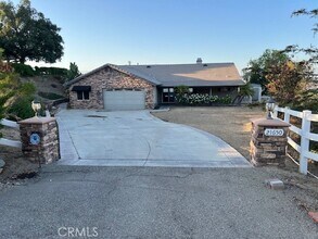 Building Photo - 21650 Skyhill Pl