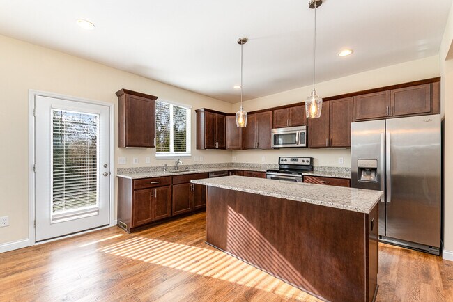 Building Photo - 487 S Arlington Rd