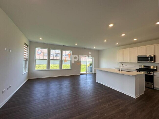 Building Photo - 8346 Kannon Dr