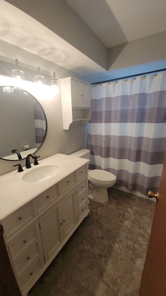 Foto del edificio - 6023 N 109th St