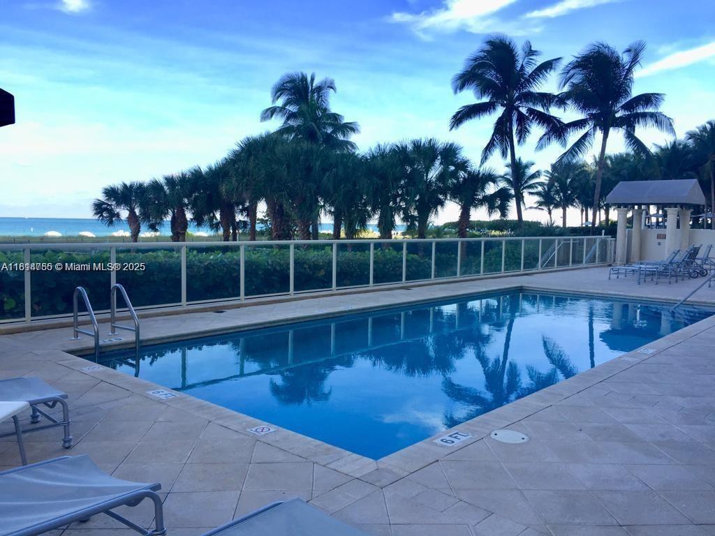 Primary Photo - 9499 Collins Ave