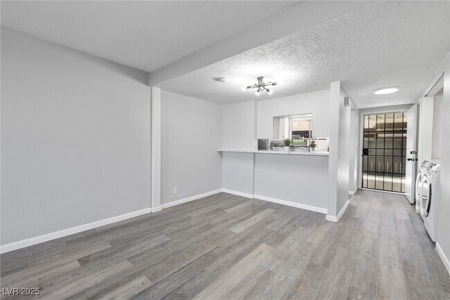 Foto del edificio - 6442 Ironbark Ln