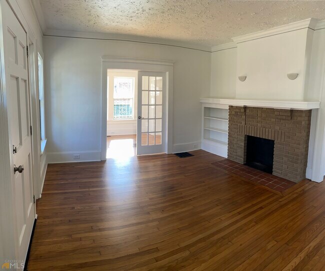 Building Photo - 2280 Boulevard Granada SW