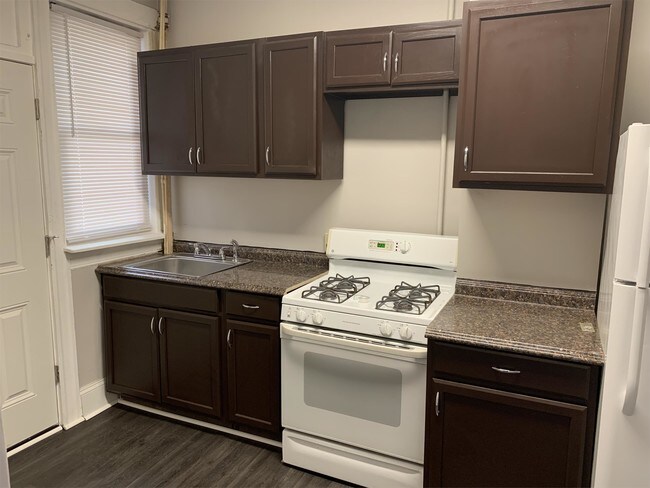 Foto del edificio - 2610 Oswego Ave