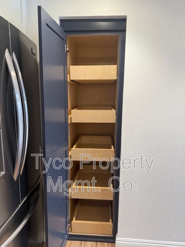 Foto del edificio - 1720 Melrose Ave