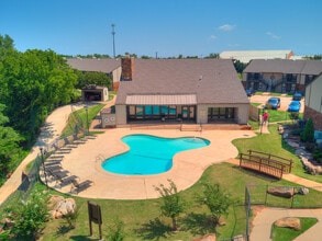 Building Photo - Stonebrook Apartments