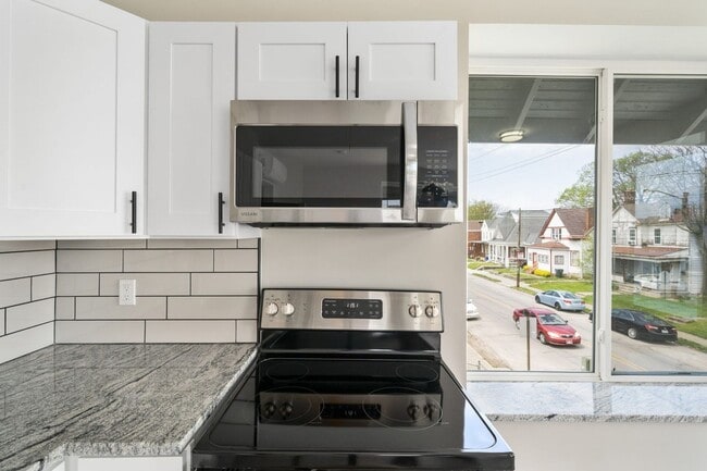 Building Photo - 741 Sullivant Ave