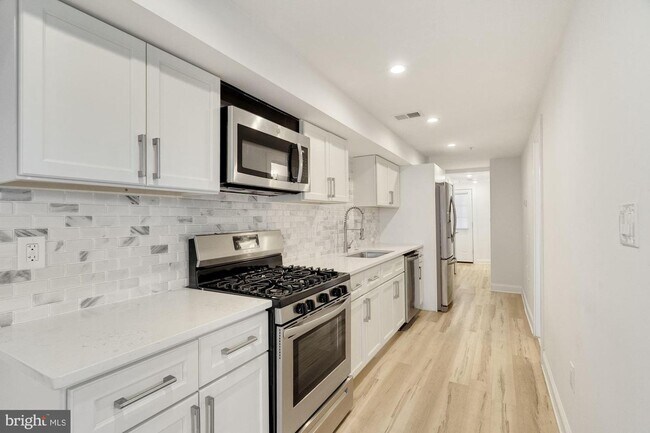 Building Photo - 200 Hamilton St NW