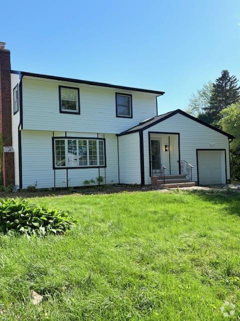 Building Photo - 10 Elderwood Ln