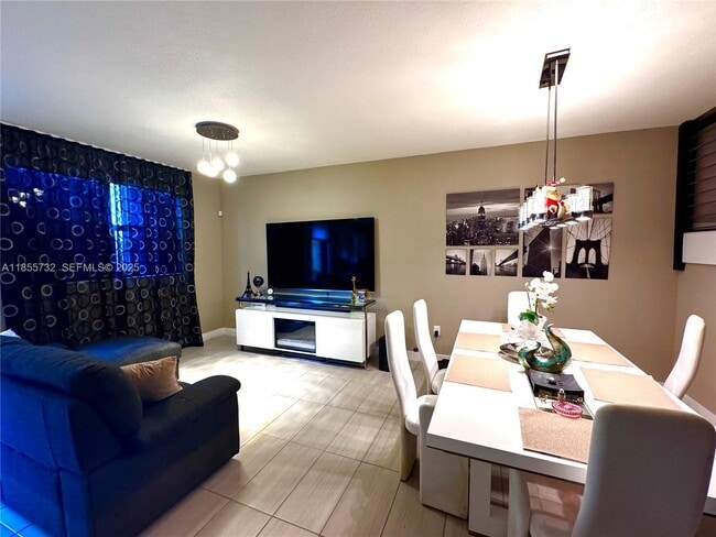 Foto del edificio - 7924 NW 105th Ave