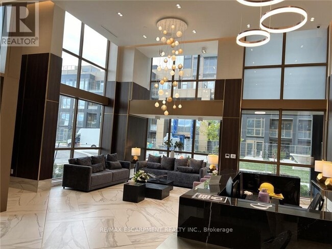 Photo du bâtiment - 2343 Khalsa Gate