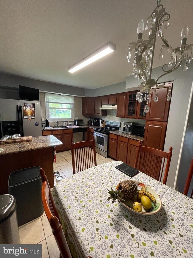 Foto del edificio - 429 Fireside Ln