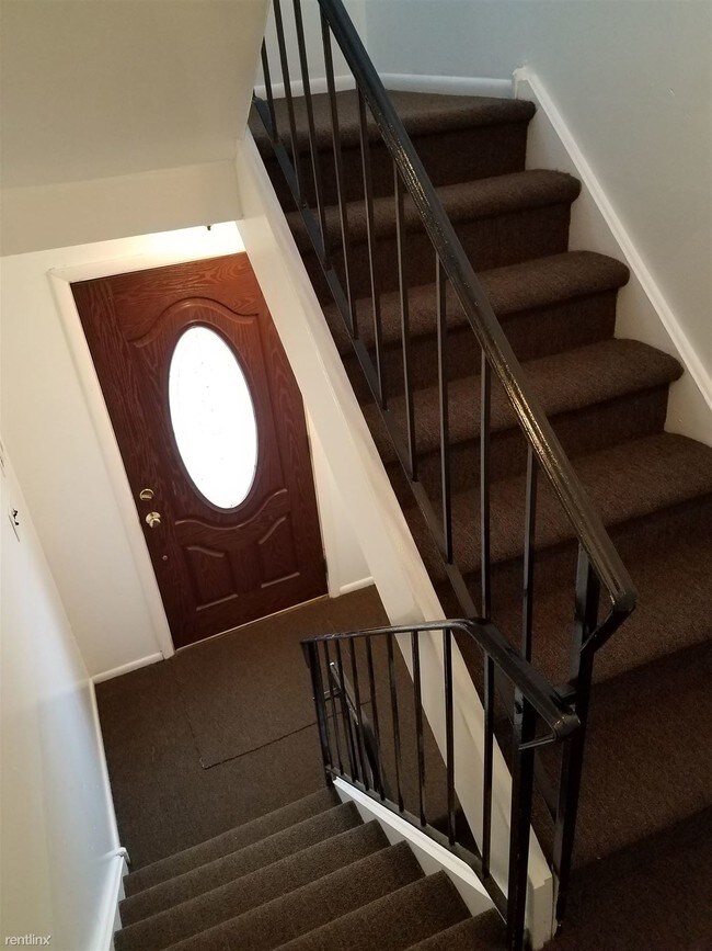 Foto del edificio - 2 br, 1 bath Duplex - 2612 Island Ave Fl 2